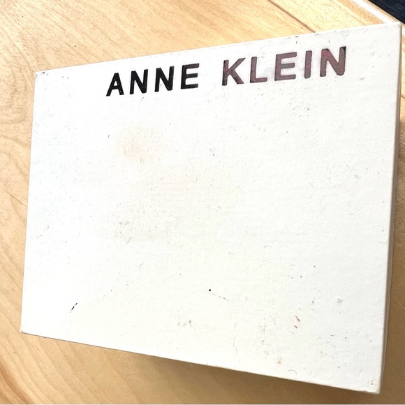 New Anne Klein chain Wrist Watch. Two tone silver/gold. Battery included, - Picture 6 of 6